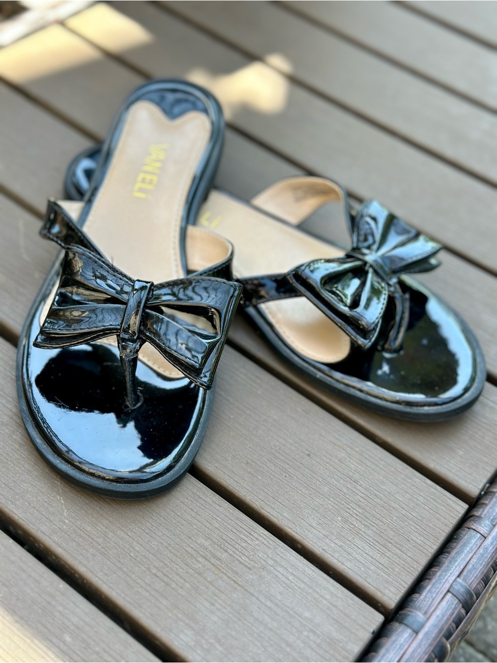 VANELi Black Patent Bow Thong Sandals Women’s Slide Flip Flops